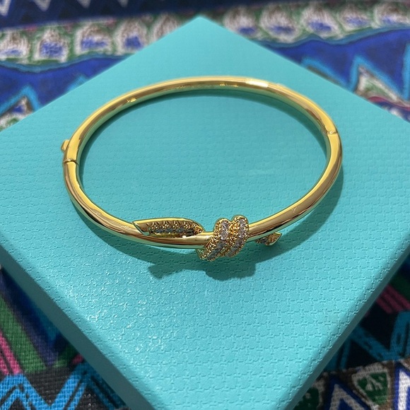 Tiffany 18k Gold Diamond Knot Bracelet